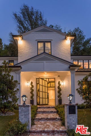 Serene Palazzo