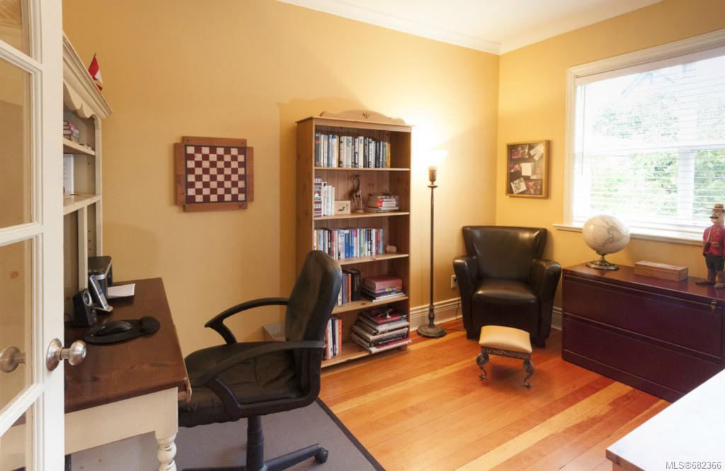 1640 Hollywood Cres