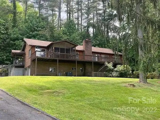 1506 Everett Rd