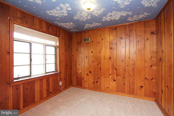 1885 Patrick Henry Dr