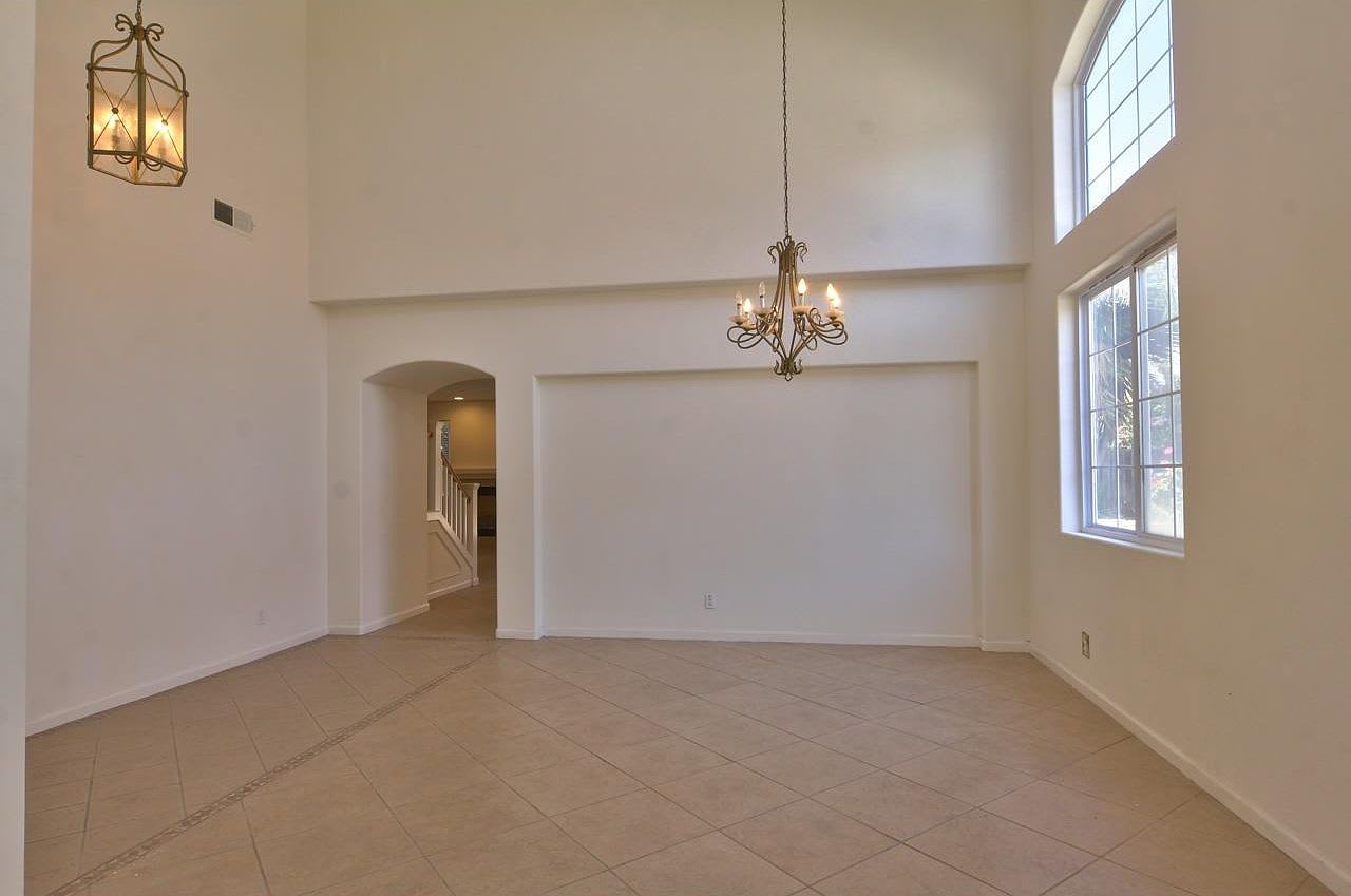 13 Wimbledon Cir
