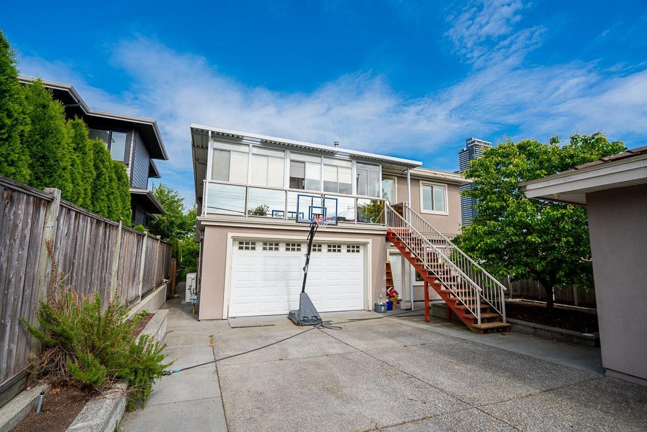 1505 Rosser Ave