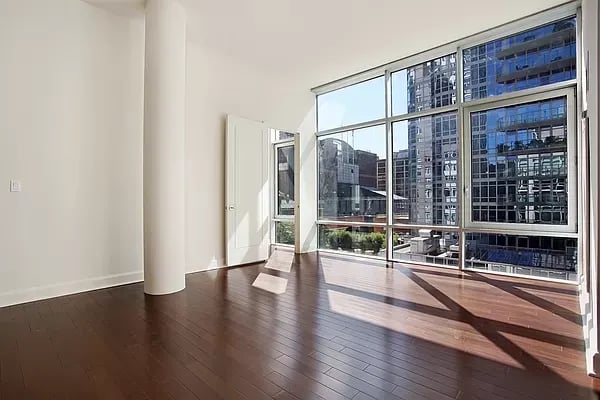 243 West 60th Street Unit: 4E