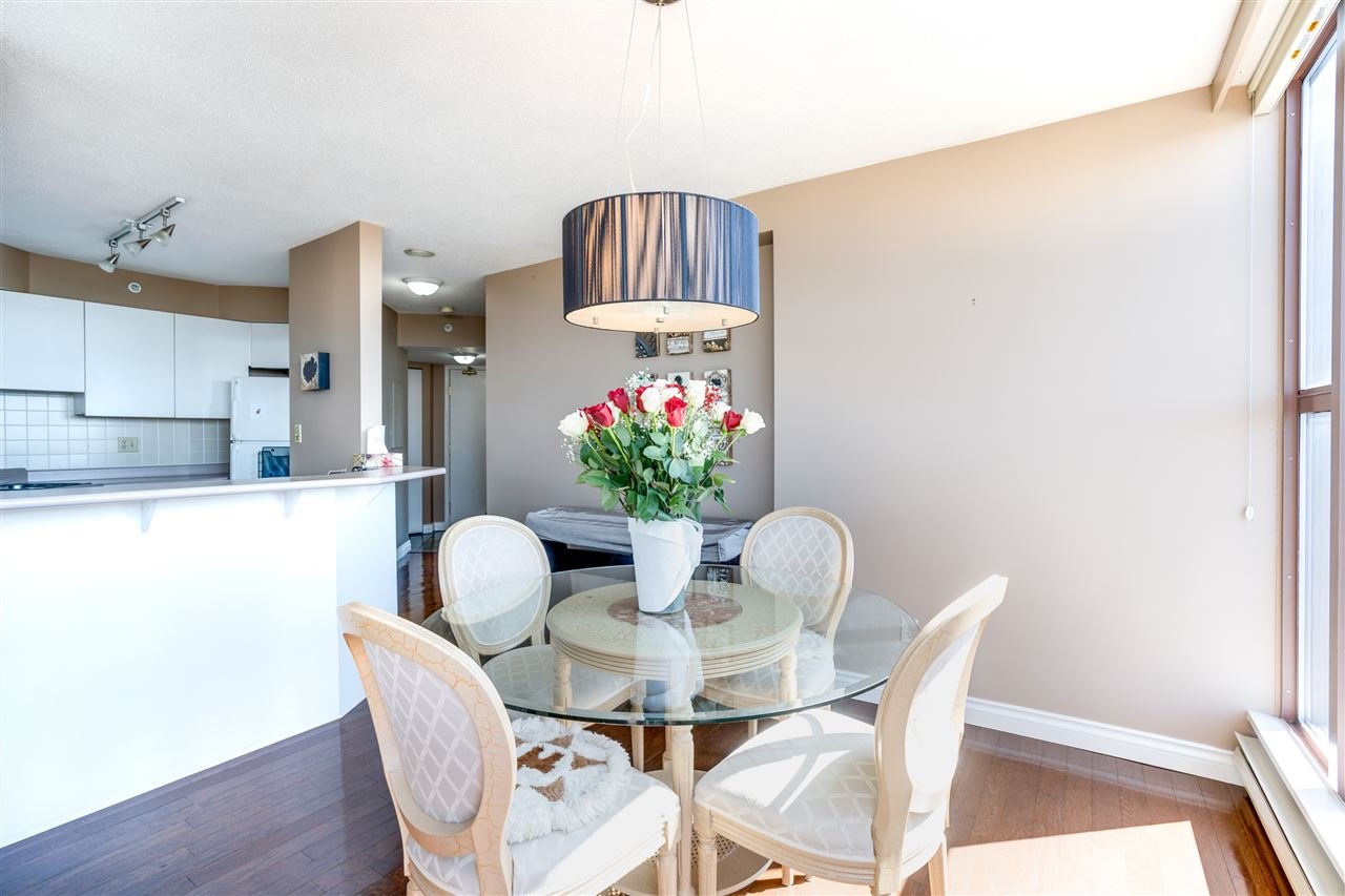 1101-1633 W 8th Ave
