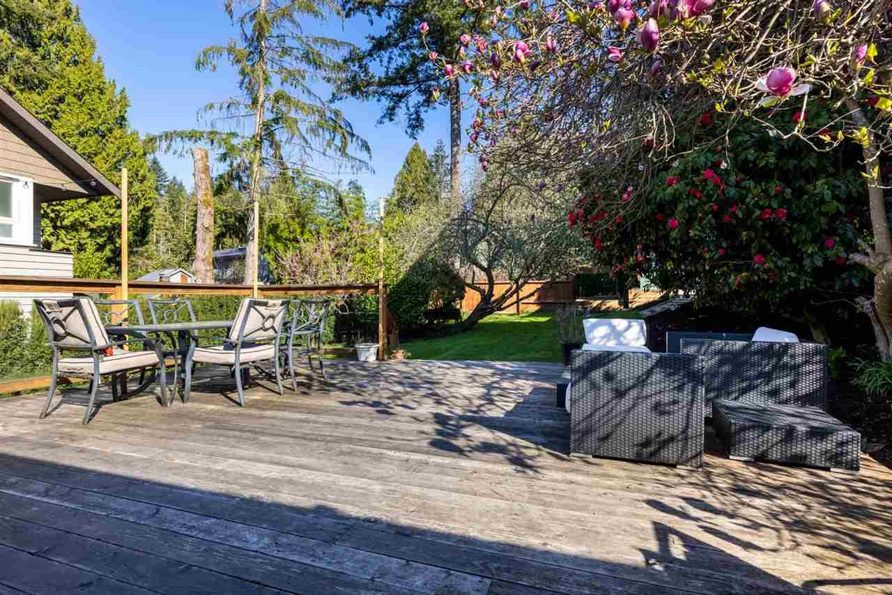 4652 Strathcona Rd