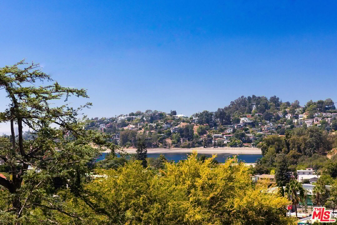 2456 Hidalgo Ave