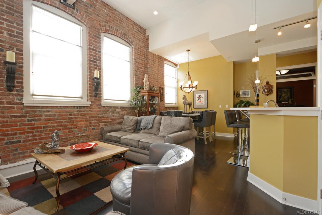 5-440 Parry St