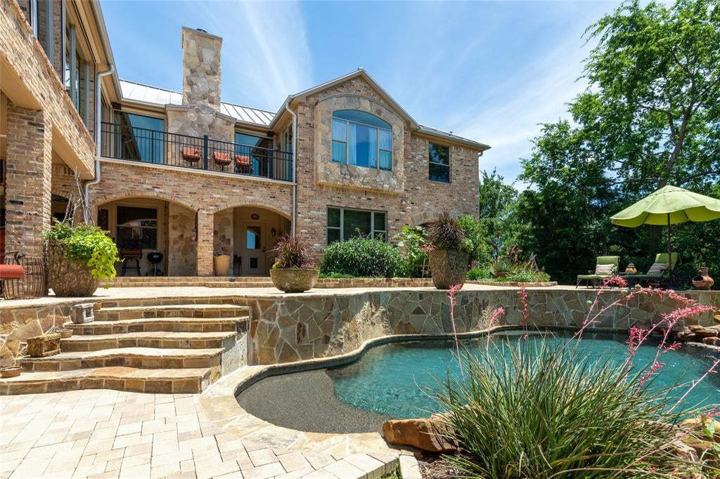 2907 Peninsula Dr