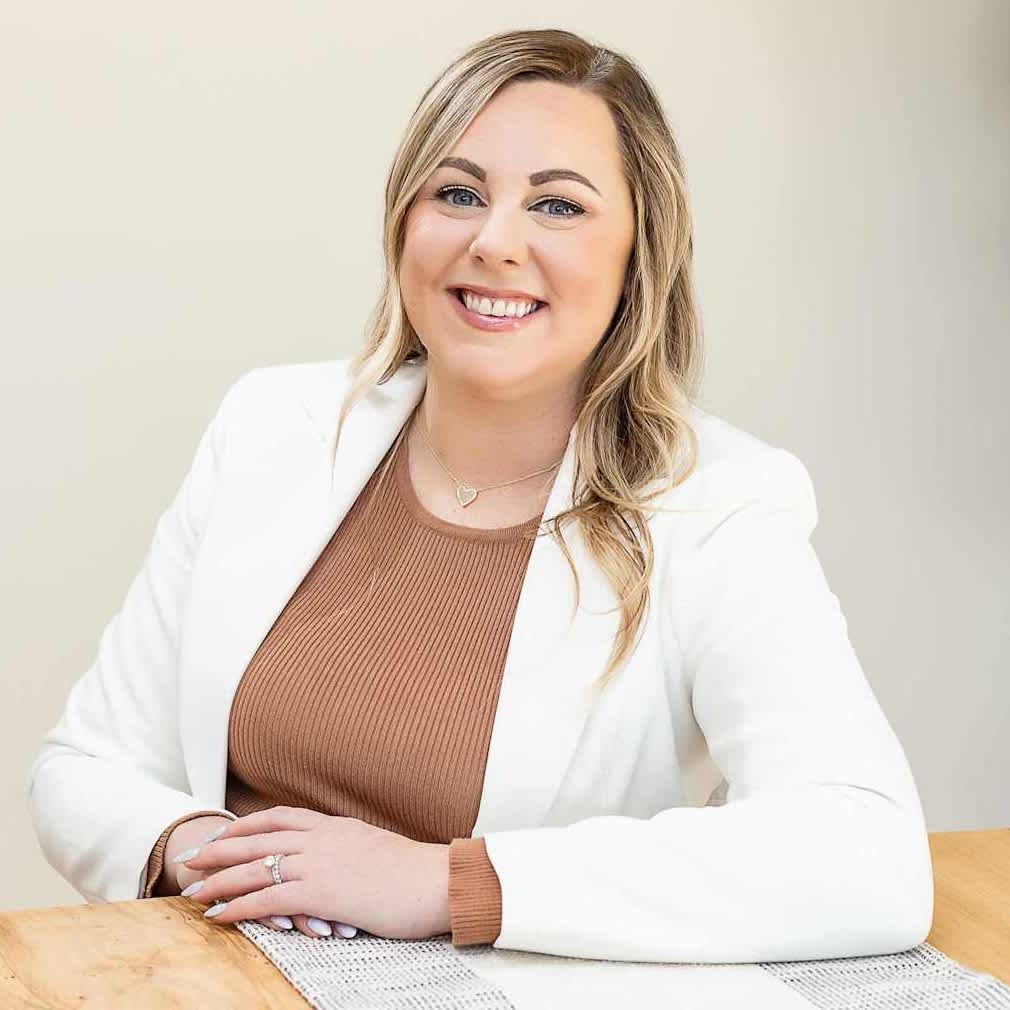Sasha Elliot North Carolina Real Estate Agent Headshot