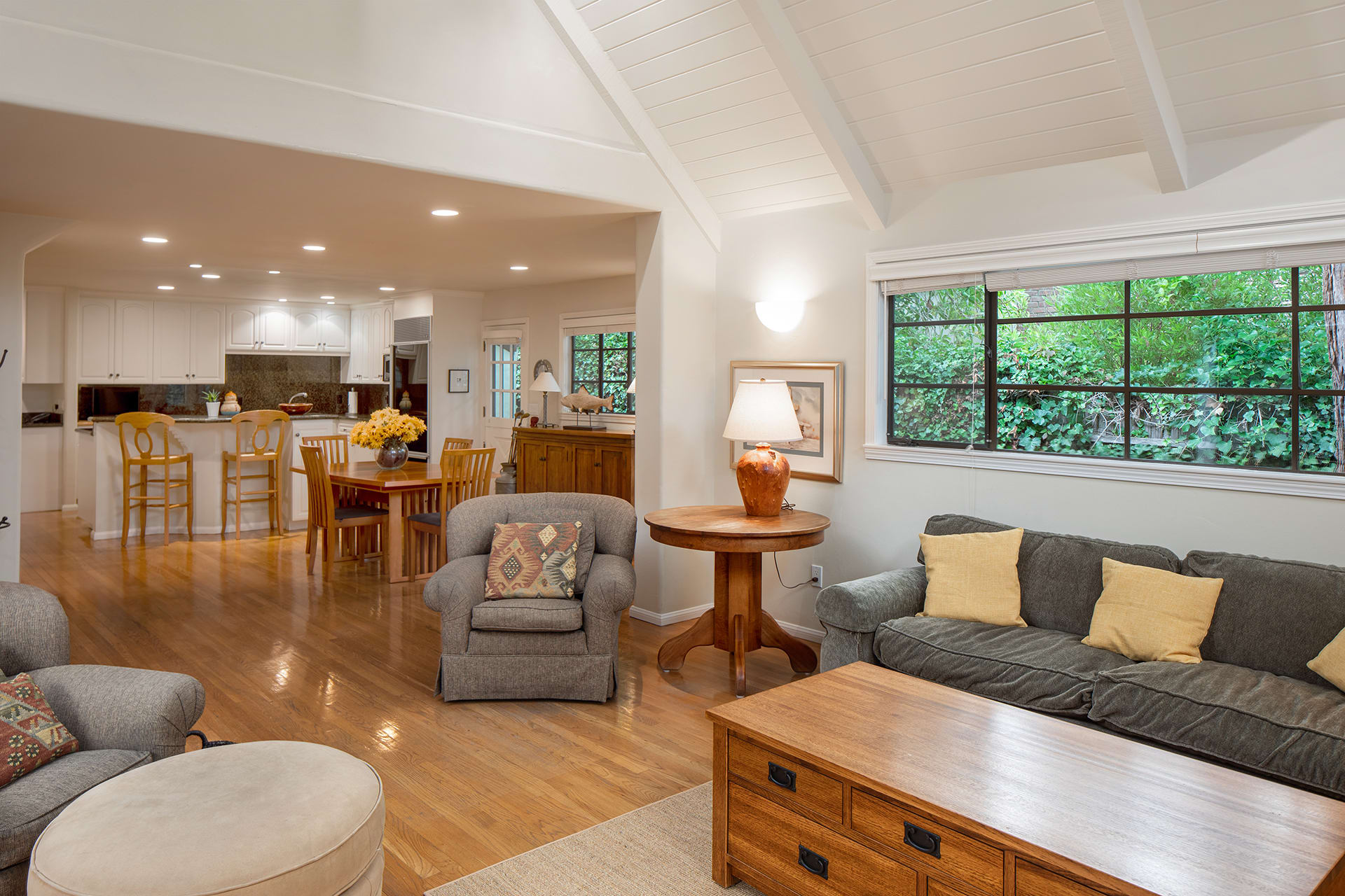 Charming Carmel Cottage - 26246 Carmelo