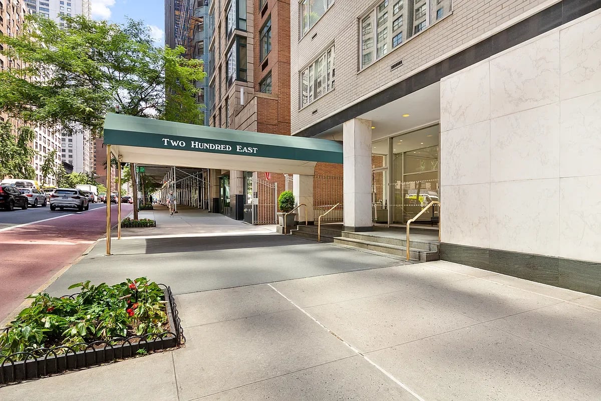 200 E 57th St, Apt 19A