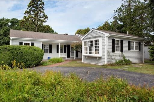 99 Saconesset Rd