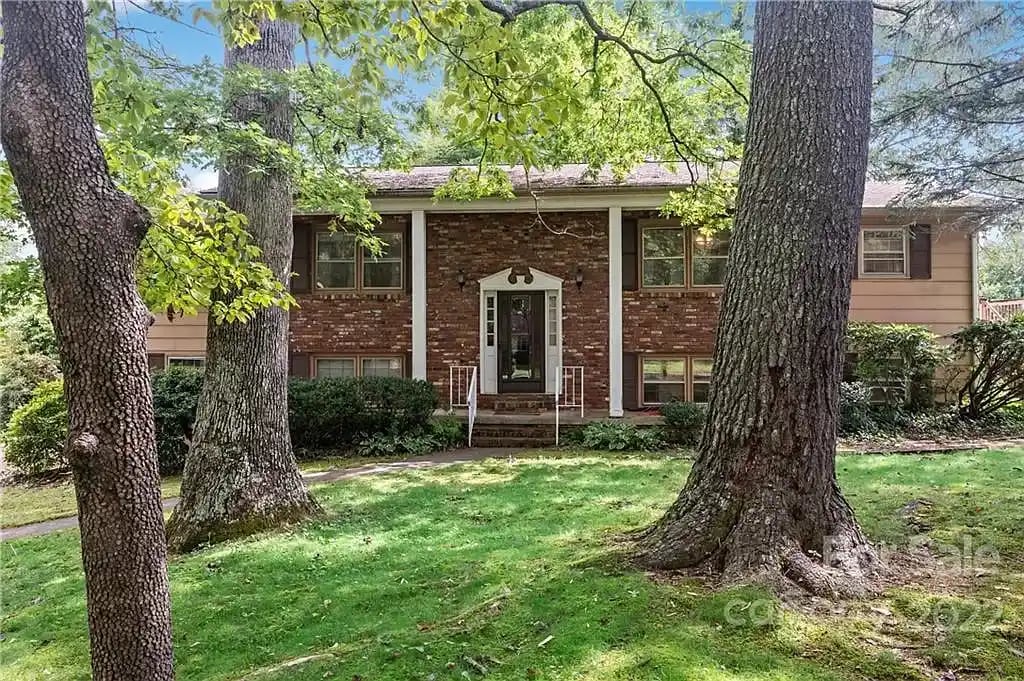 81 Placid Dr