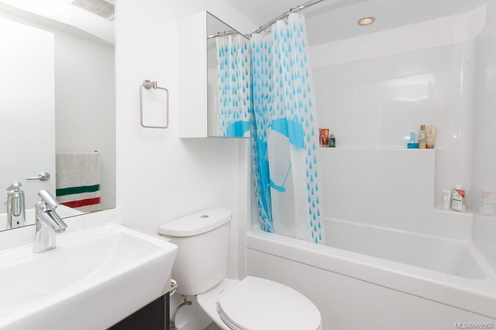 202-562 Yates St, Victoria