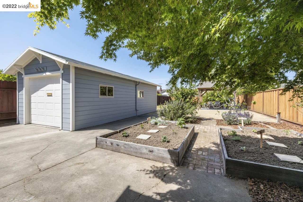 350 Sybil Ave
