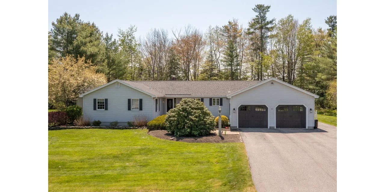 New Listing!20 Hemlock Drive, Cumberland, ME 04021-$895,000