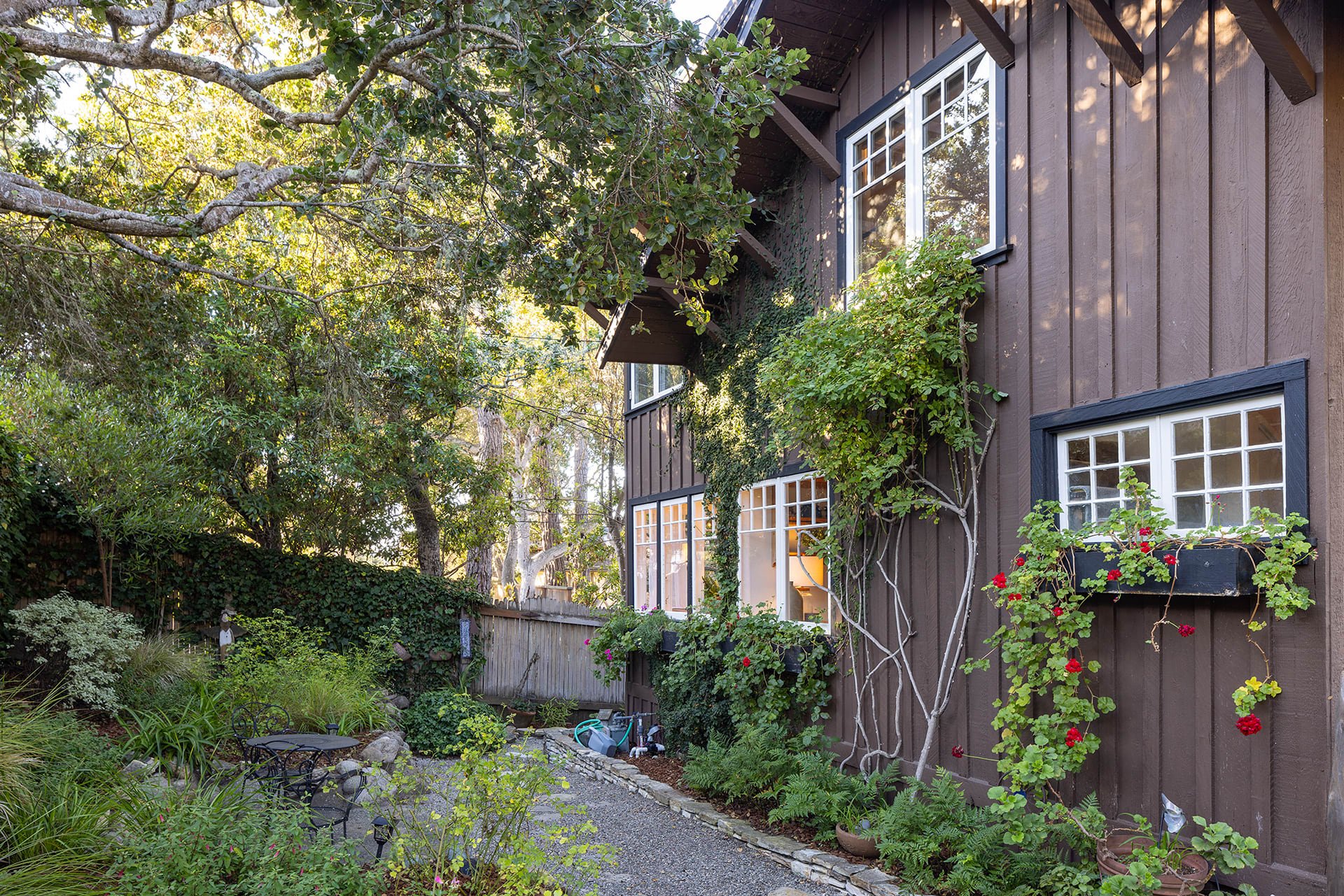 Spacious Carmel Cottage - Monte Verde & 7th SWC