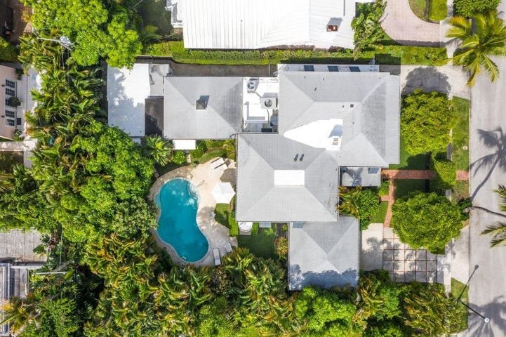 432 Seabreeze Avenue