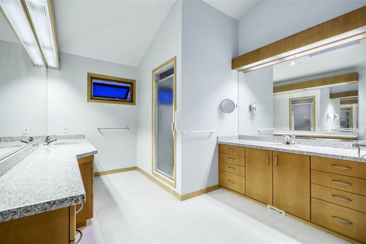 2536 Westhill Dr
