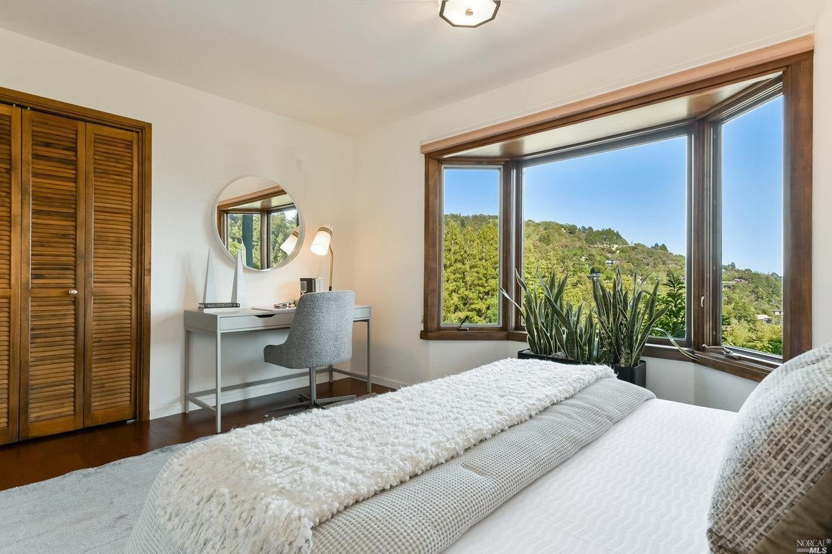 16 Manzanita Pl