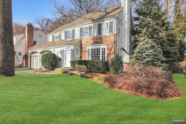 17 Oak Hill Road
