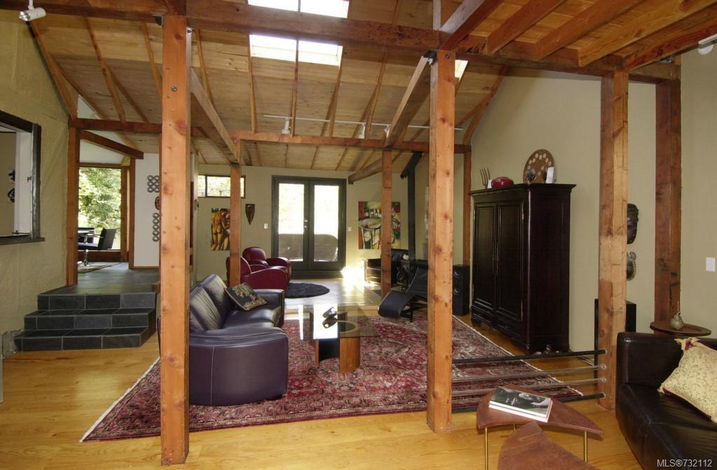586 Prince Robert Dr