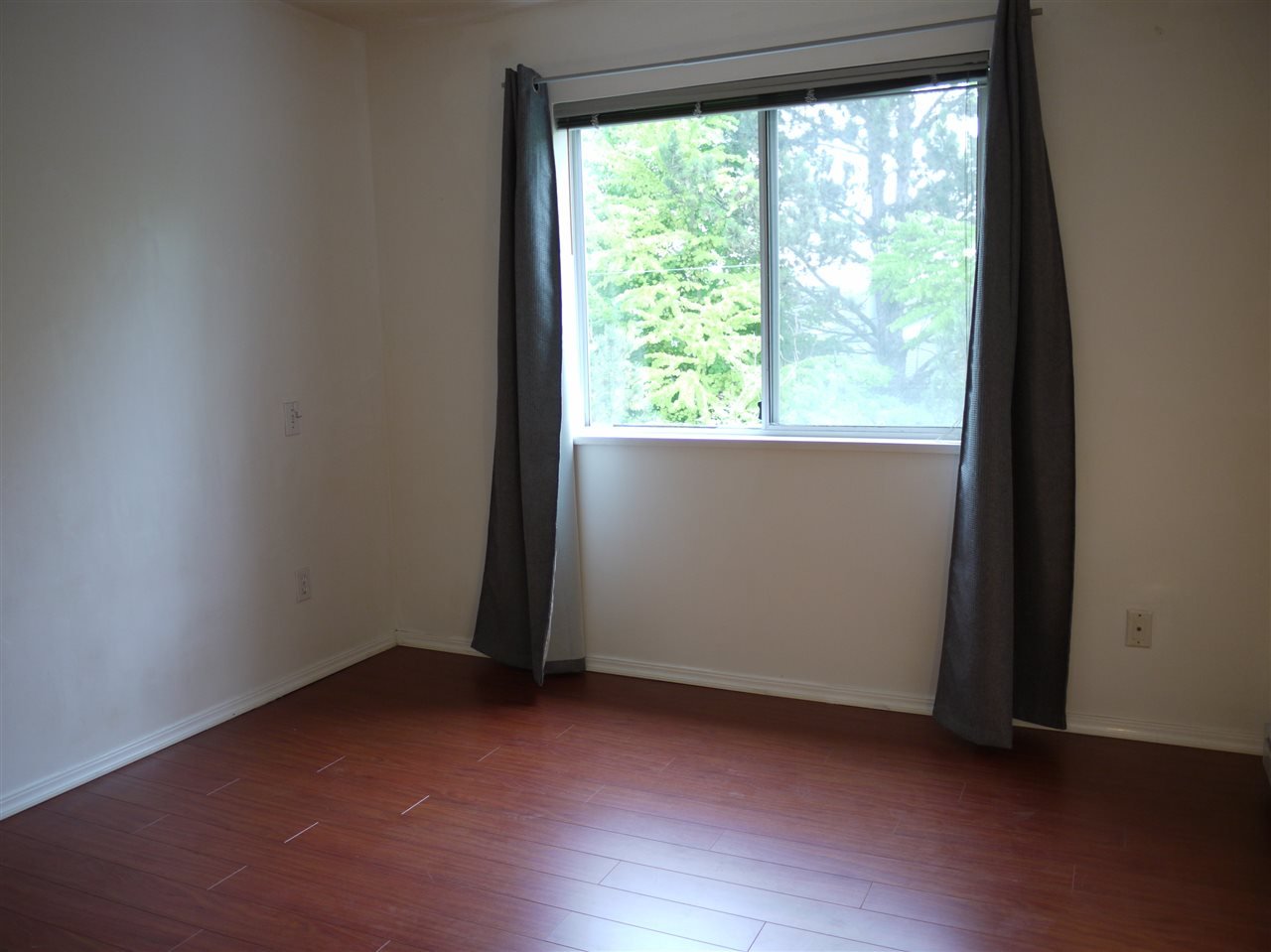 201-3051 Airey Dr