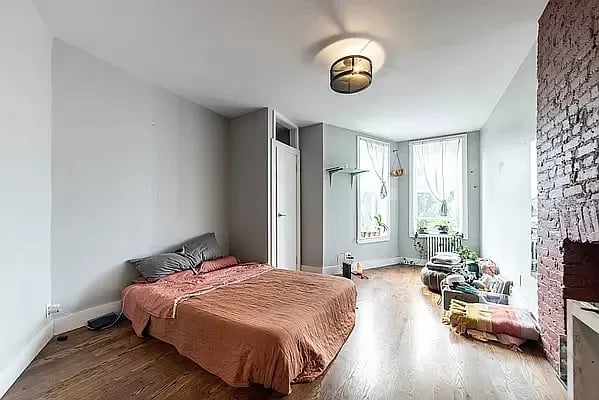 1147 Rogers Avenue Unit: 2R