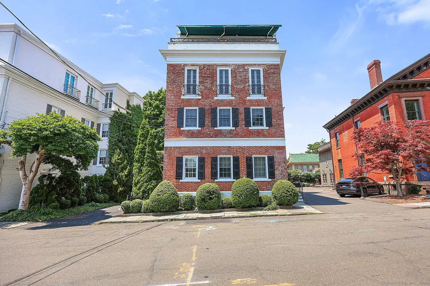 236 Main St
