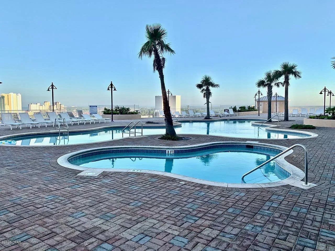 9902 S Thomas Drive Unit 635
