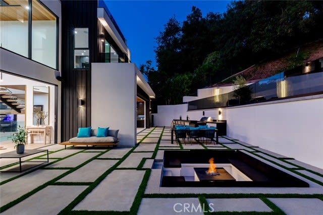Crescent Villa