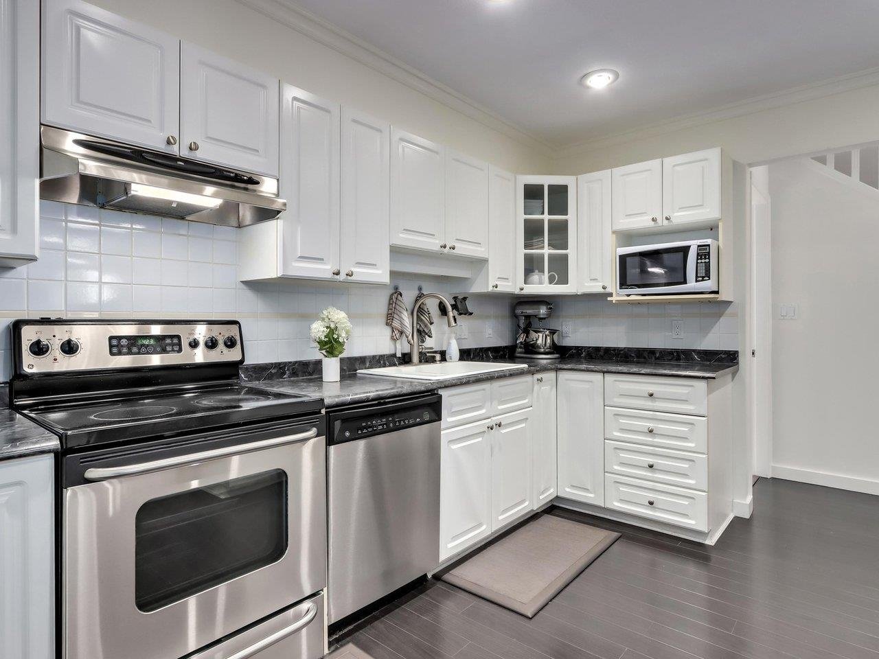 26-788 W 15th Ave