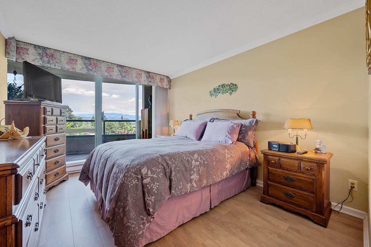 907-6611 Southoaks Cres