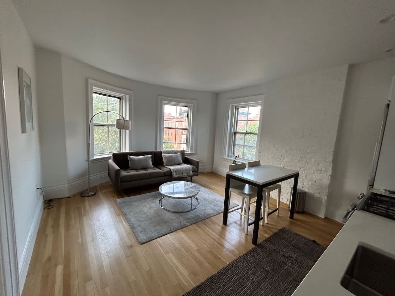 Union Park - Gorgeous 1.5 BED + Office ; Laundry and Garage Parking Included! Avail 8/1 or 9/1