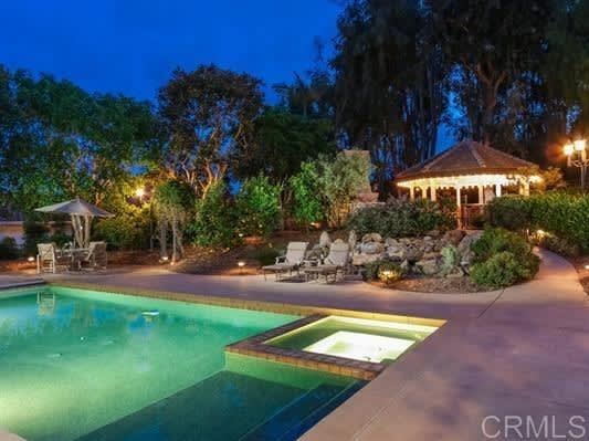 6249 Via Dos Valles