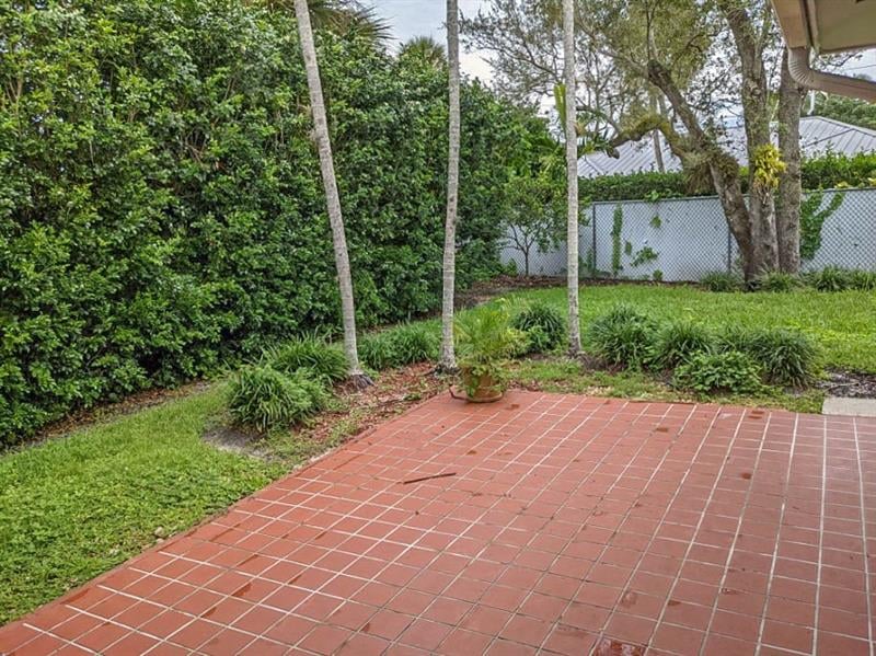 1437 SW 13th Ct