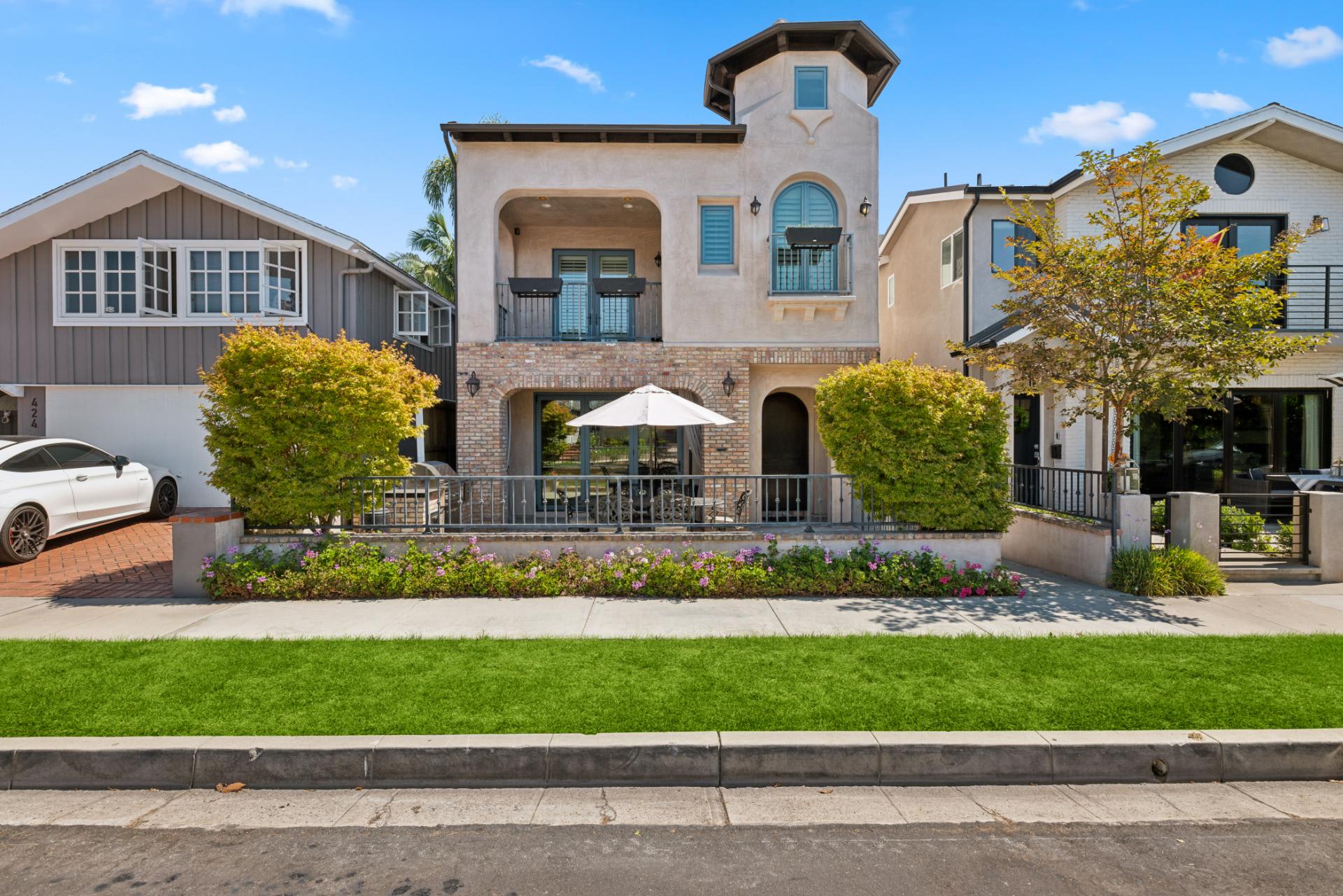 422 Heliotrope Avenue Unit: B