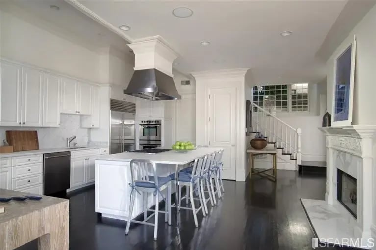 1032 BROADWAY
