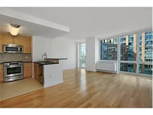 415 Main Street Unit: 8D
