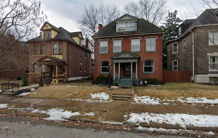 2924 Allen Ave