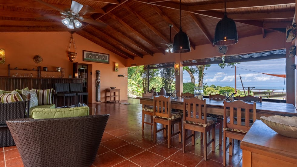 Home with White Water Views and Easy Access in Ojochal