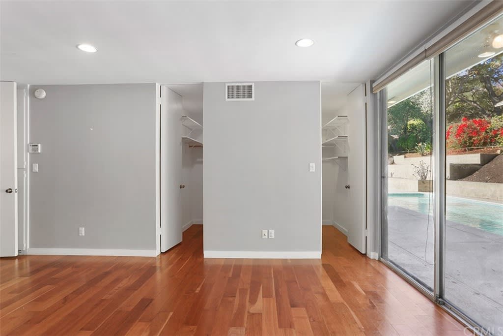1099 Pine Oak Lane