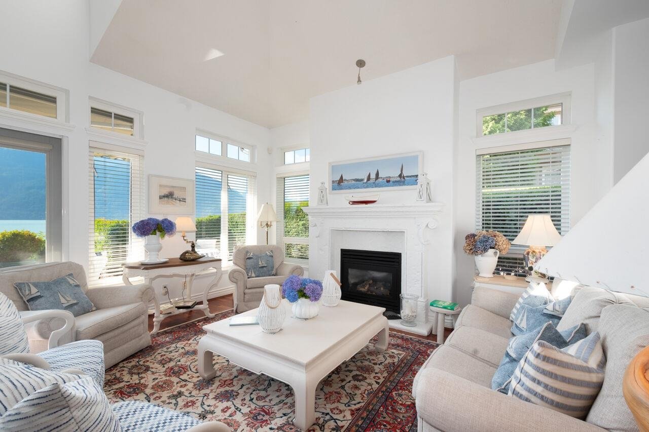 15 Beach Dr