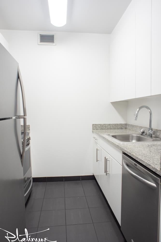 455 West 37th Street, Apt 731