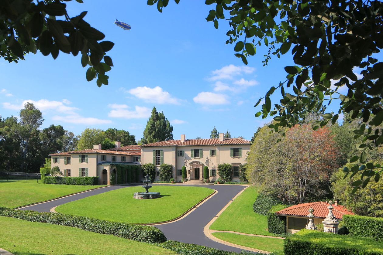 Wall Street Journal: Jeff Bezos, Jeffrey Katzenberg and David Geffen Led 2020’s Biggest Real-Estate Deals