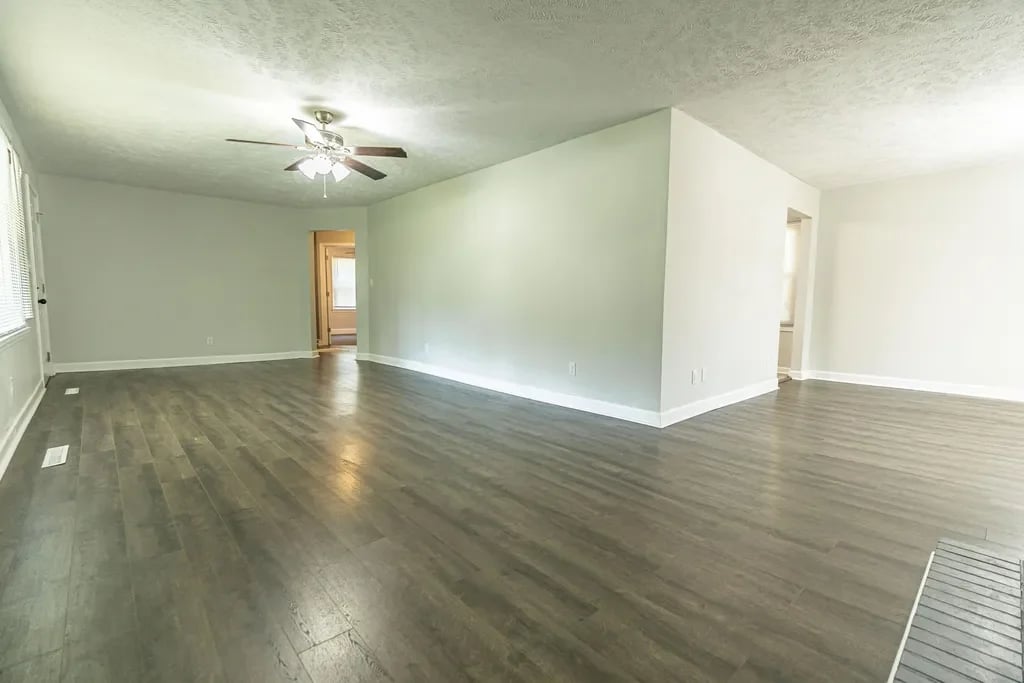 204 Oates Dr