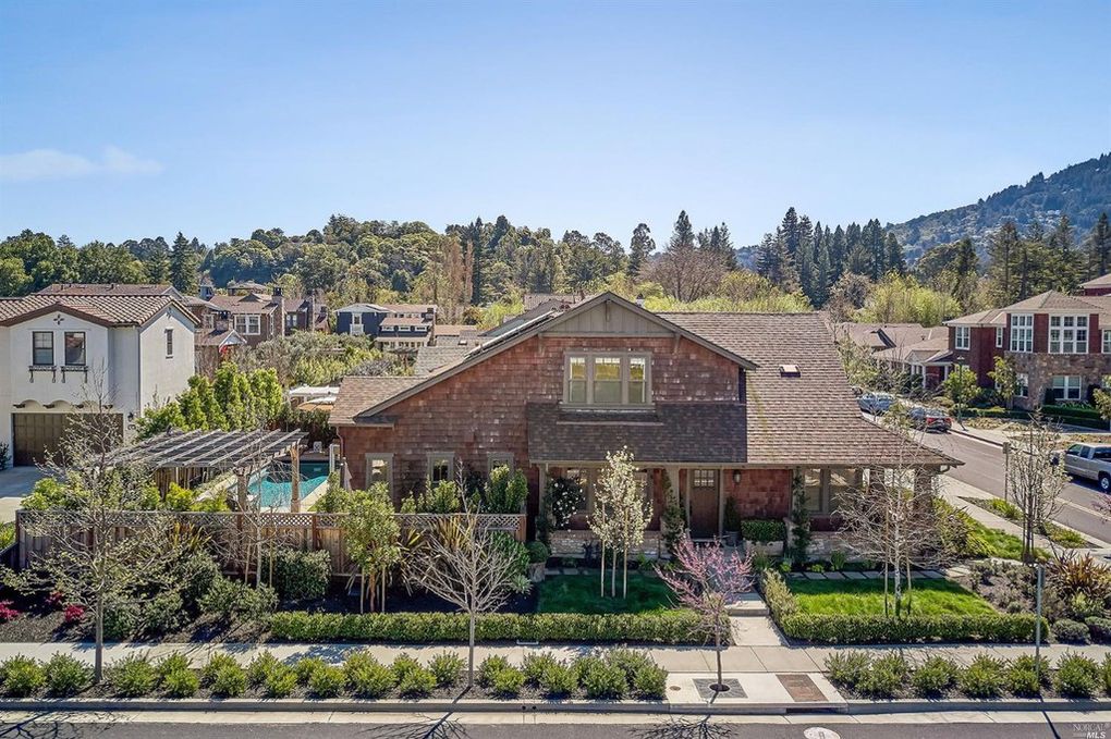 32 Rose Ln