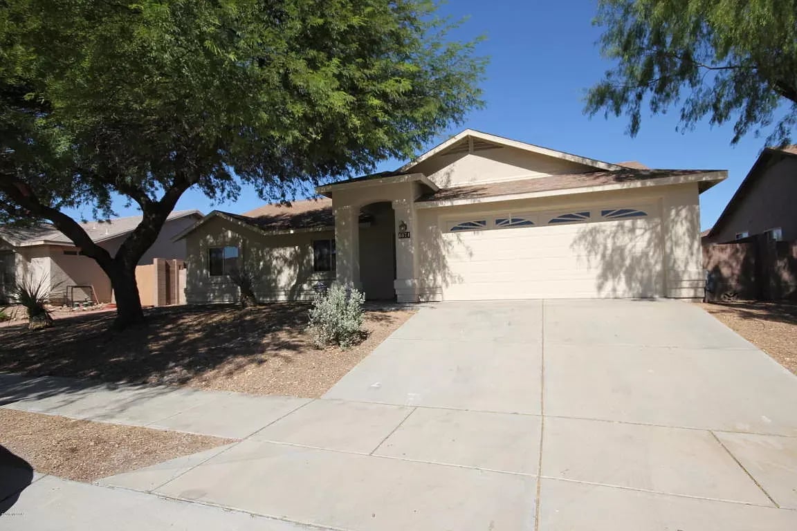 8071 E Ragweed Dr