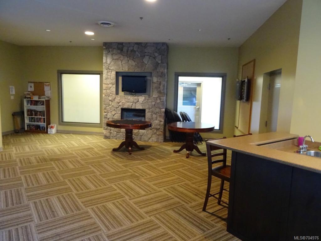403-3210 Jacklin Rd