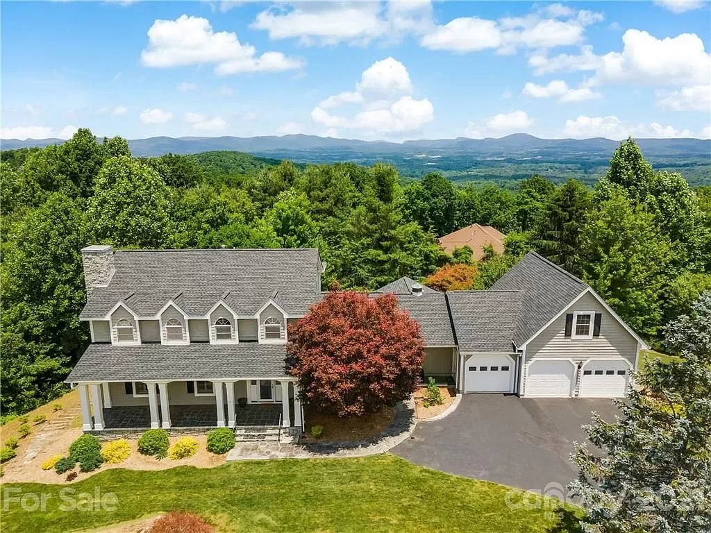 102 Brookhollow Dr